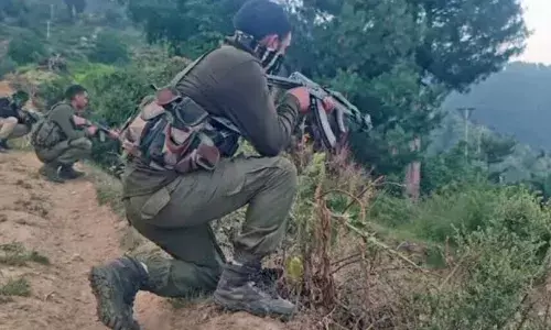 नरकोटा आर्मी स्टेशन के पास हमला, गोलीबारी में एक जवान जख्मी, सर्च ऑपरेशन जारी