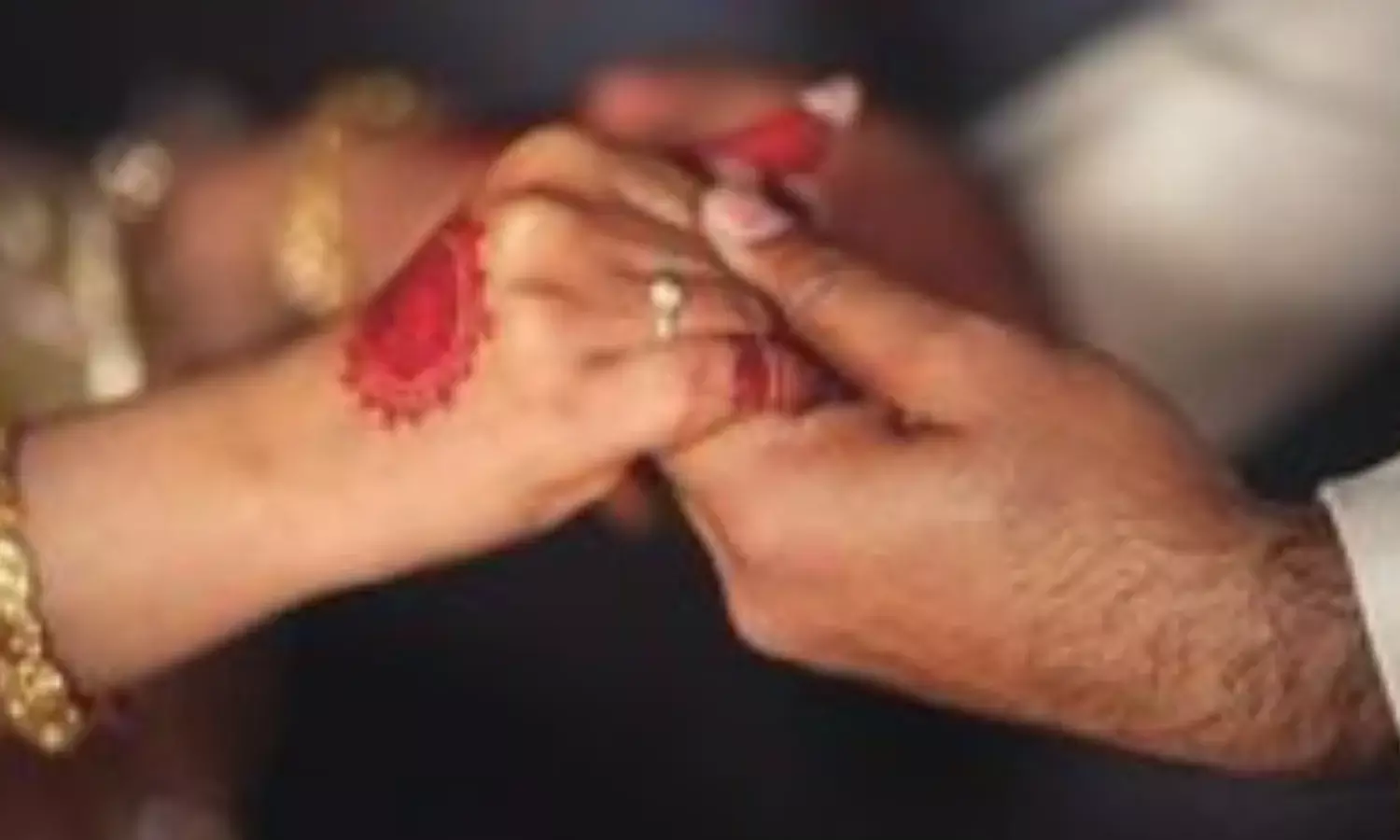 पत्नी बोली, ईसाई धर्म अपनाओ तब ही लौटूंगी ससुराल, बिलासपुर में इंजीनियर की शिकायत