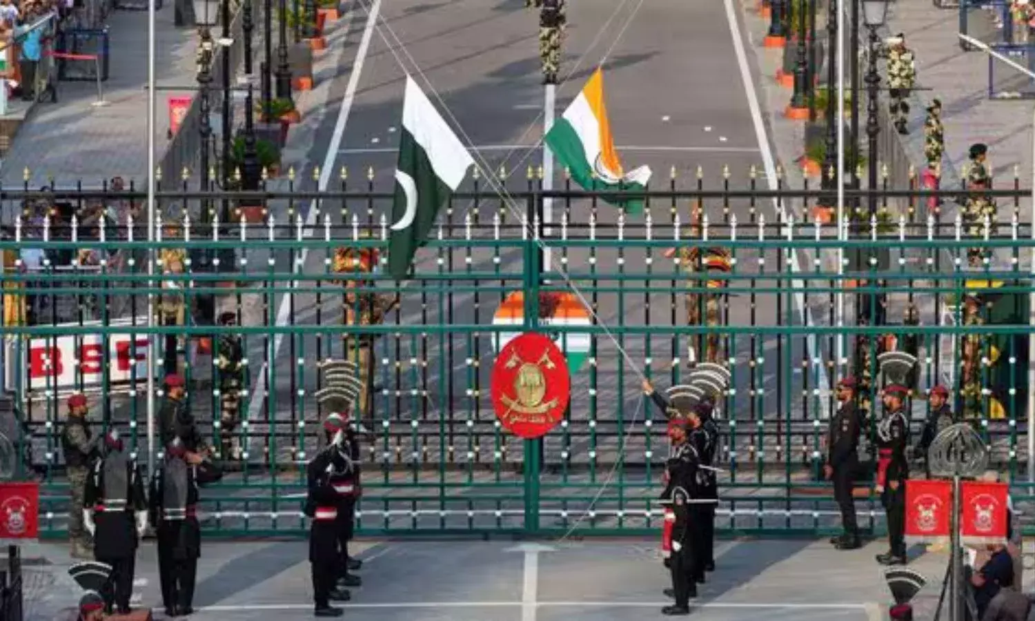 19 दिनों के संघर्ष के बाद LOC पर बीती शांतिपूर्ण रात; जम्मू कश्मीर, पंजाब और राजस्थान के लोगों ने ली राहत की सांस