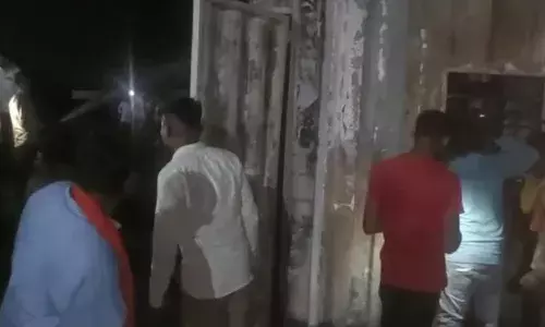 भारत माला प्रोजेक्ट के कंटेनर में लगी आग, दो की जल कर मौत