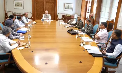 पीएम आवास पर एक और हाई लेवल मीटिंग, तीनों सेनाओं के प्रमुख समेत NSA, विदेश और रक्षा मंत्री मौजूद पीएम आवास पर एक और हाई लेवल मीटिंग, तीनों सेनाओं के प्रमुख समेत NSA, विदेश और रक्षा मंत्री मौजूद