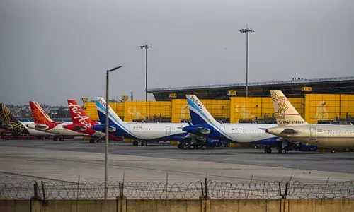 इंडिगो और एयर इंडिया की कई उड़ाने रद्द, यात्रियों के लिए जारी की एडवायजरी इंडिगो और एयर इंडिया की कई उड़ाने रद्द, यात्रियों के लिए जारी की एडवायजरी