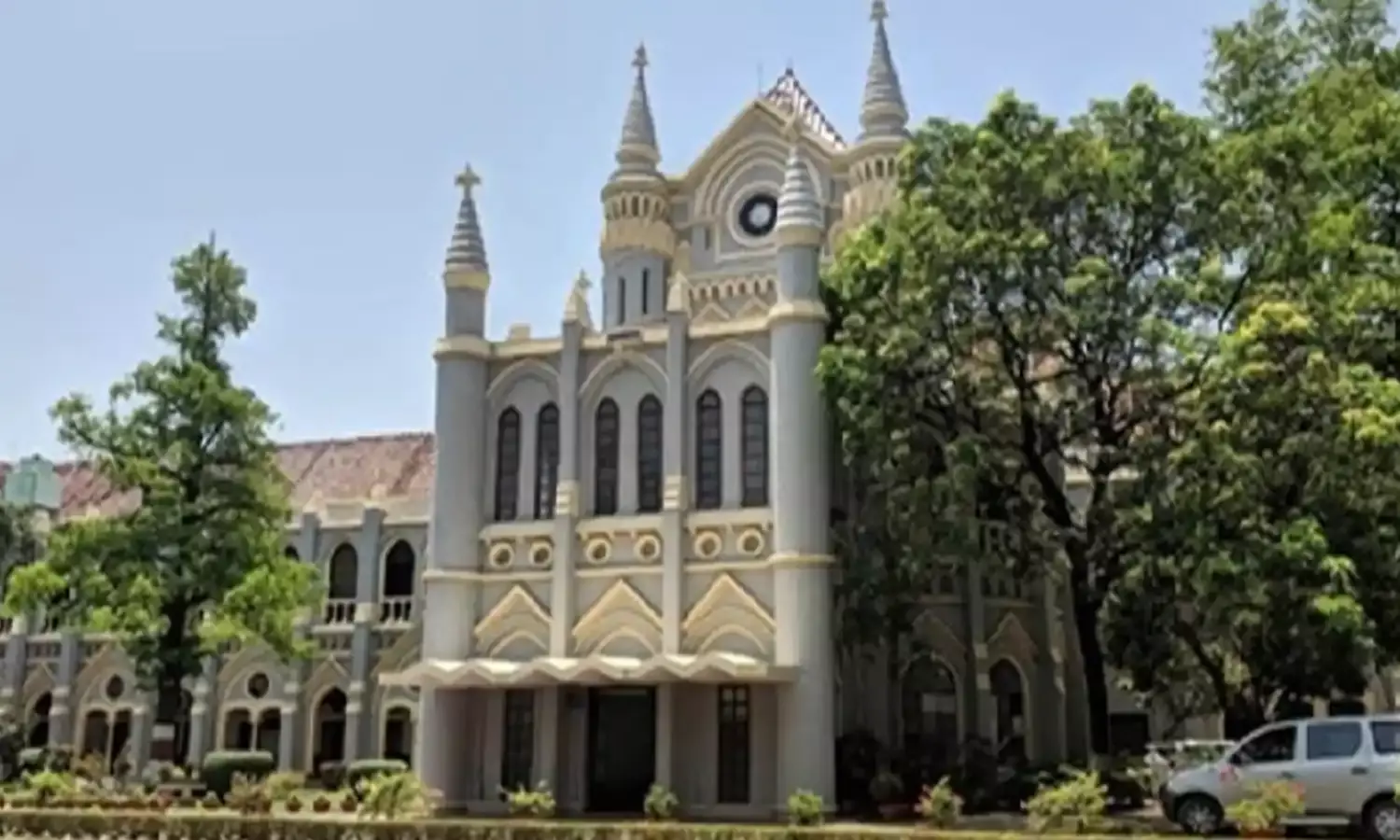 मध्य प्रदेश हाई कोर्ट में काम करने का सुनहरा मौका, 8वीं पास भी कर सकते हैं आवेदन, जानिए प्रक्रिया