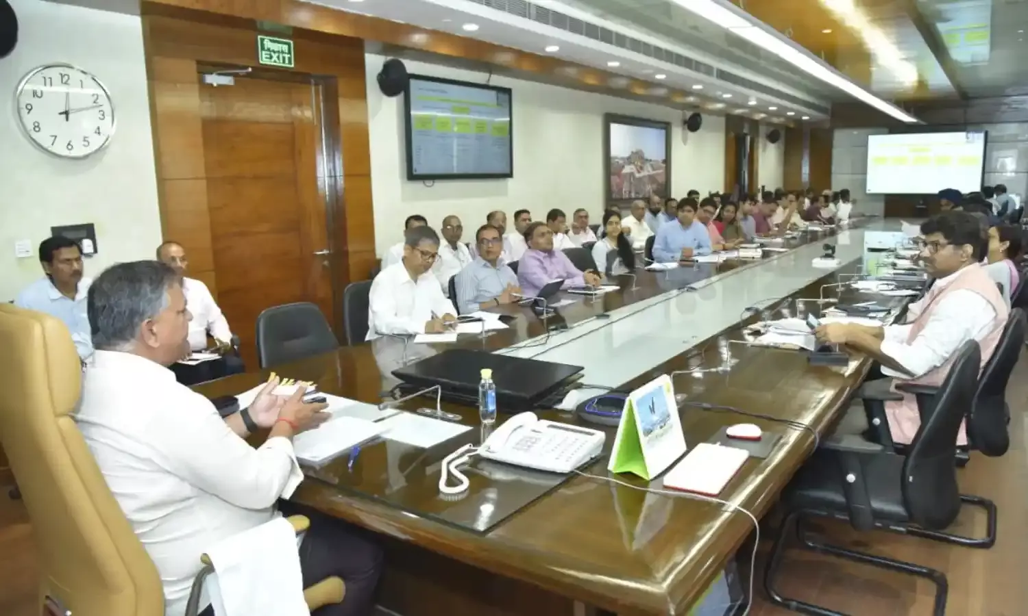 मुख्य सचिव ने की जीबीसी के लिए तैयार परियोजनाओं की समीक्षा… मुख्य सचिव ने की जीबीसी के लिए तैयार परियोजनाओं की समीक्षा…