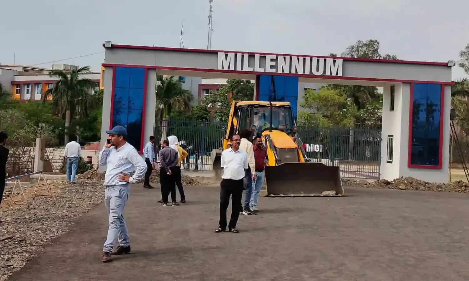 सरकारी जमीन के अतिक्रमण और अवैध कॉलोनी निर्माण पर प्रशासन सख्त, चला बुलडोजर