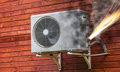 गर्मी में AC ब्लास्ट का खतरा होता है बहुत ज्यादा, जानें क्या है इसके पीछे की वजह