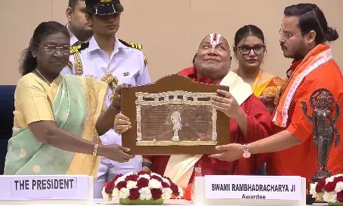 द्रौपदी मुर्मू ने की जगद्गुरू के कार्यों की सराहना…