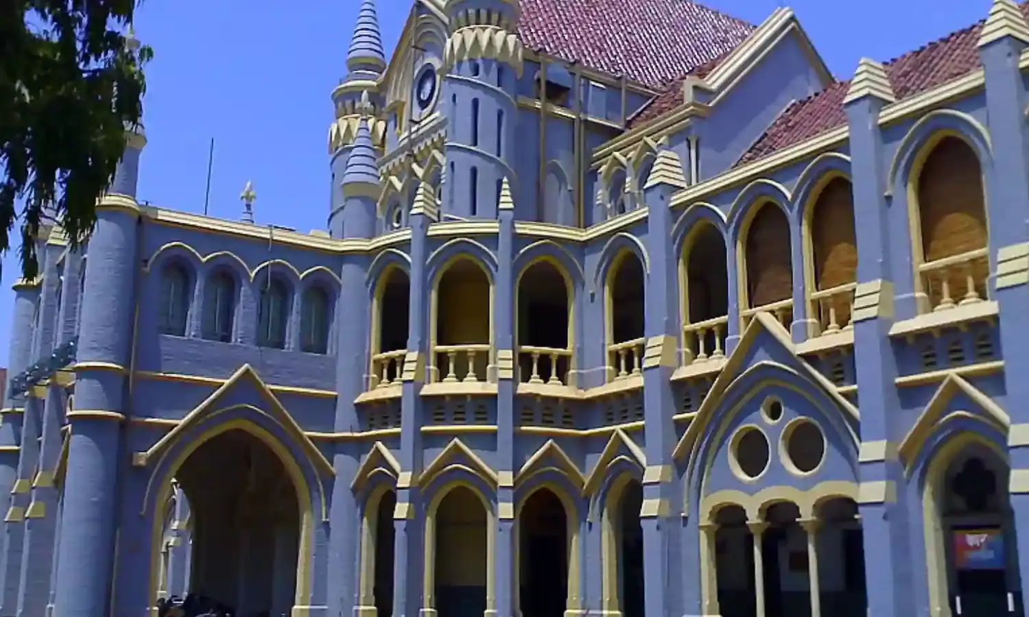 हाईकोर्ट का केंद्र सरकार, बैंक ऑफ  बड़ौदा को नोटिस