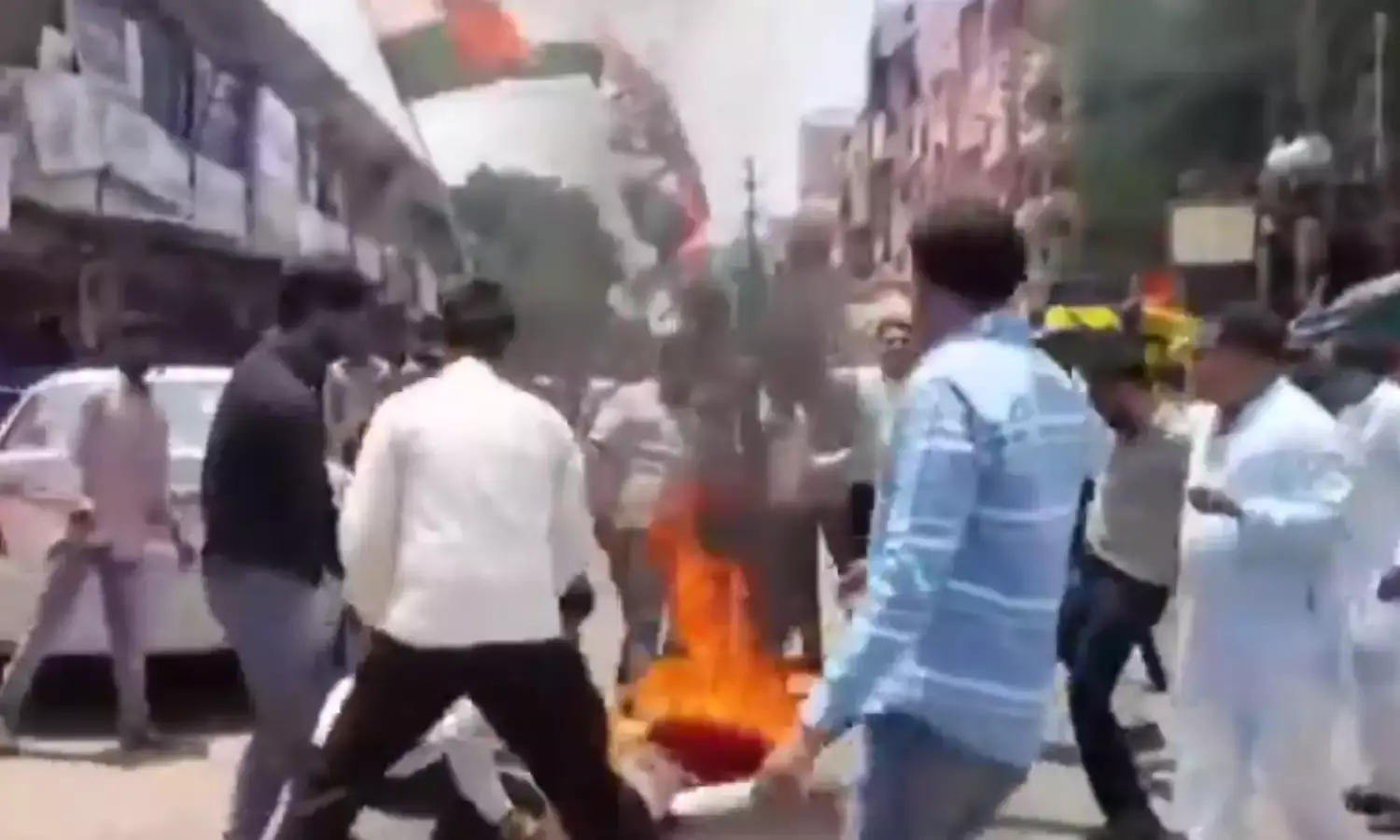 भाजपा मंत्री, सांसद और विधायकों के बयानों के खिलाफ कांग्रेस का प्रदर्शन, फूंके पुतले