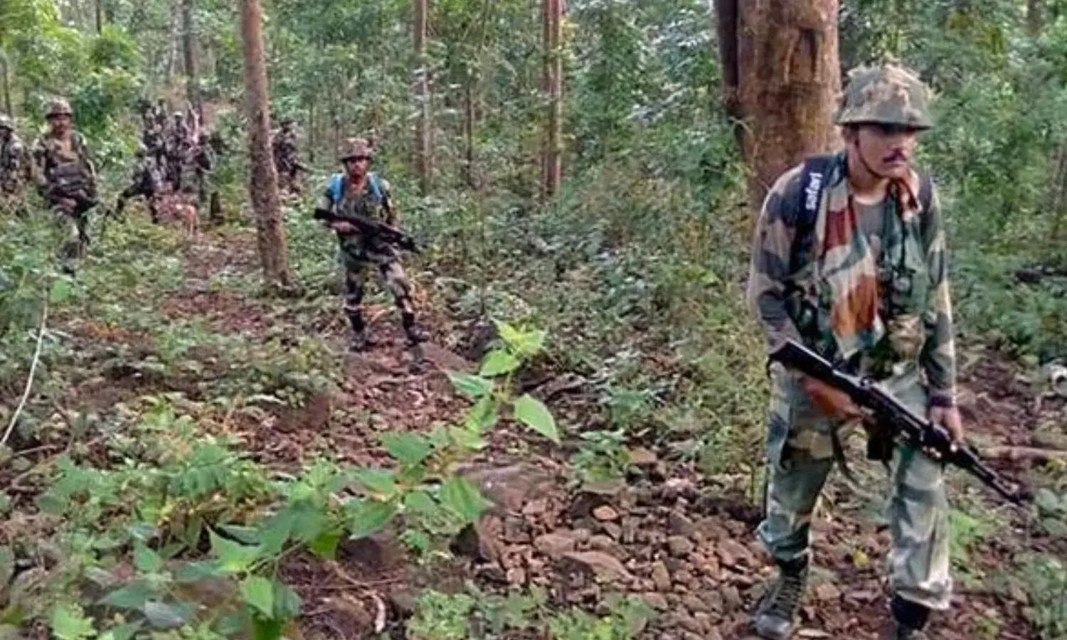 बीजापुर में सुरक्षाबल ने पांच नक्सलियों को किया ढेर, दो जवान घायल