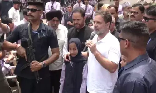 PAK गोलीबारी से प्रभावित परिवारों से की मुलाकात, लोगों की समस्या को राष्ट्रीय स्तर पर उठाने का वादा