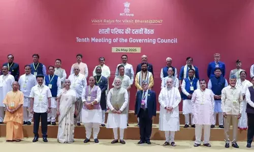 केंद्र और राज्य को टीम इंडिया की तरह करना होगा काम, नीति आयोग की बैठक में बोले PM मोदी