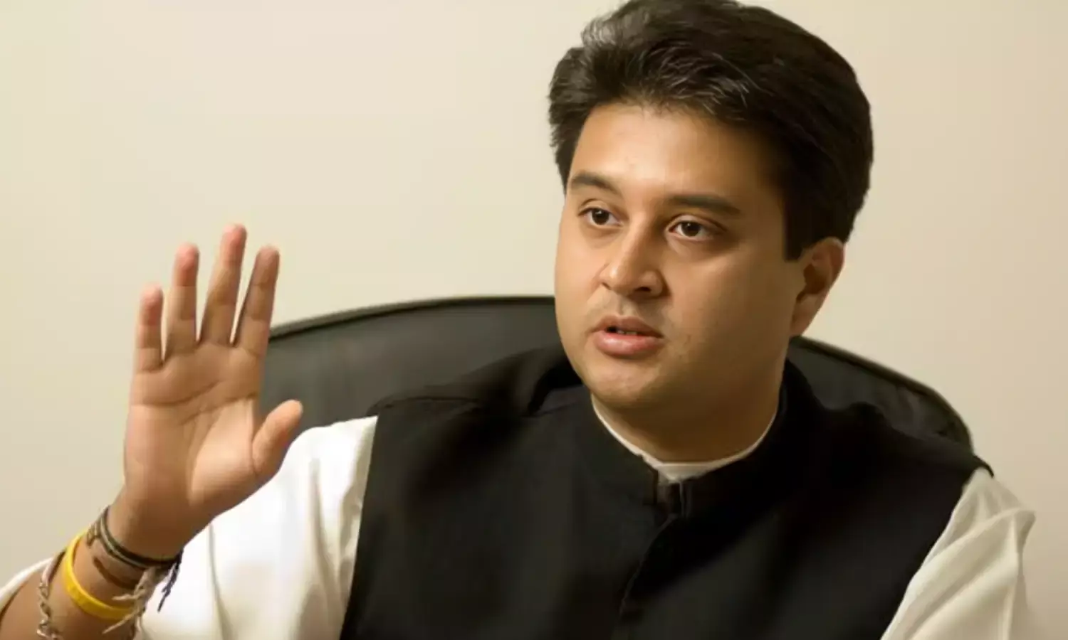 एक परिवार, एक नेता के सिद्धांत पर चलेंगे सिंधिया, बेटे के राजनीतिक डेब्यू पर बता दिया रिटायरमेंट का प्लान