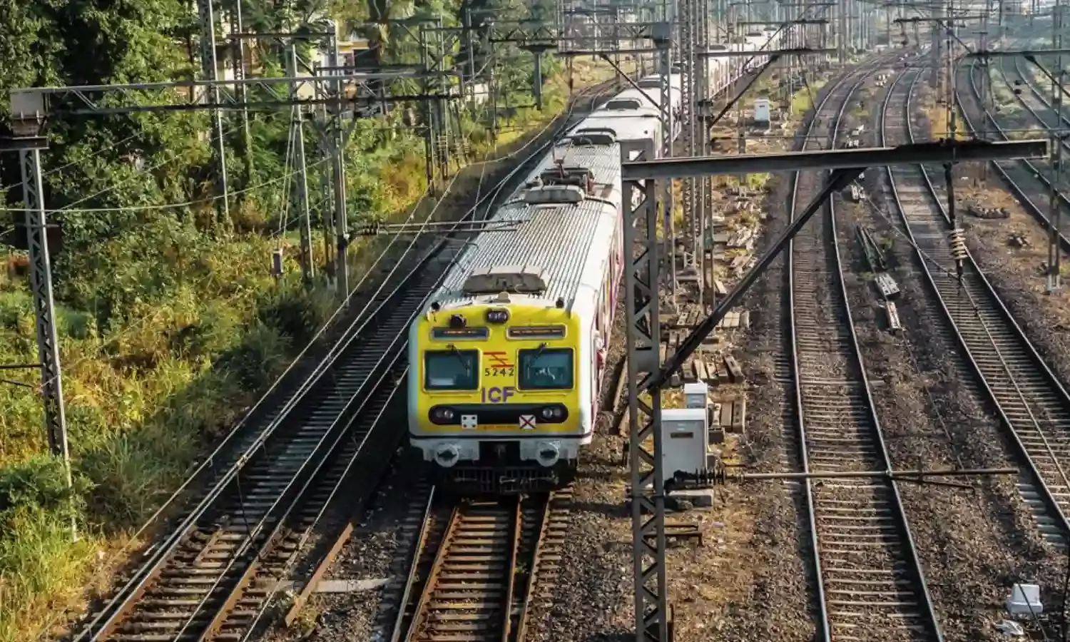 रतलाम-नागदा रेलवे लाइन की तीसरी और चौथी लाइन को केन्द्र सरकार की मंजूरी, 2030 तक काम होगा पूरा रतलाम-नागदा रेलवे लाइन की तीसरी और चौथी लाइन को केन्द्र सरकार की मंजूरी, 2030 तक काम होगा पूरा