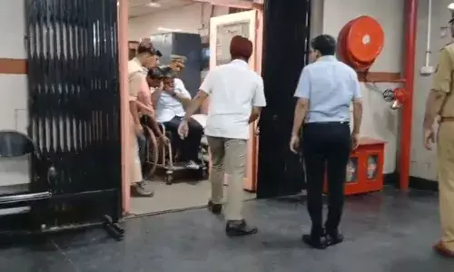 लखनऊ इनकम टैक्स ऑफिस में दो IRS अफसरों की भिड़ंत; जानिए टकराव के पीछे छुपी है कौन सी बड़ी वजह?