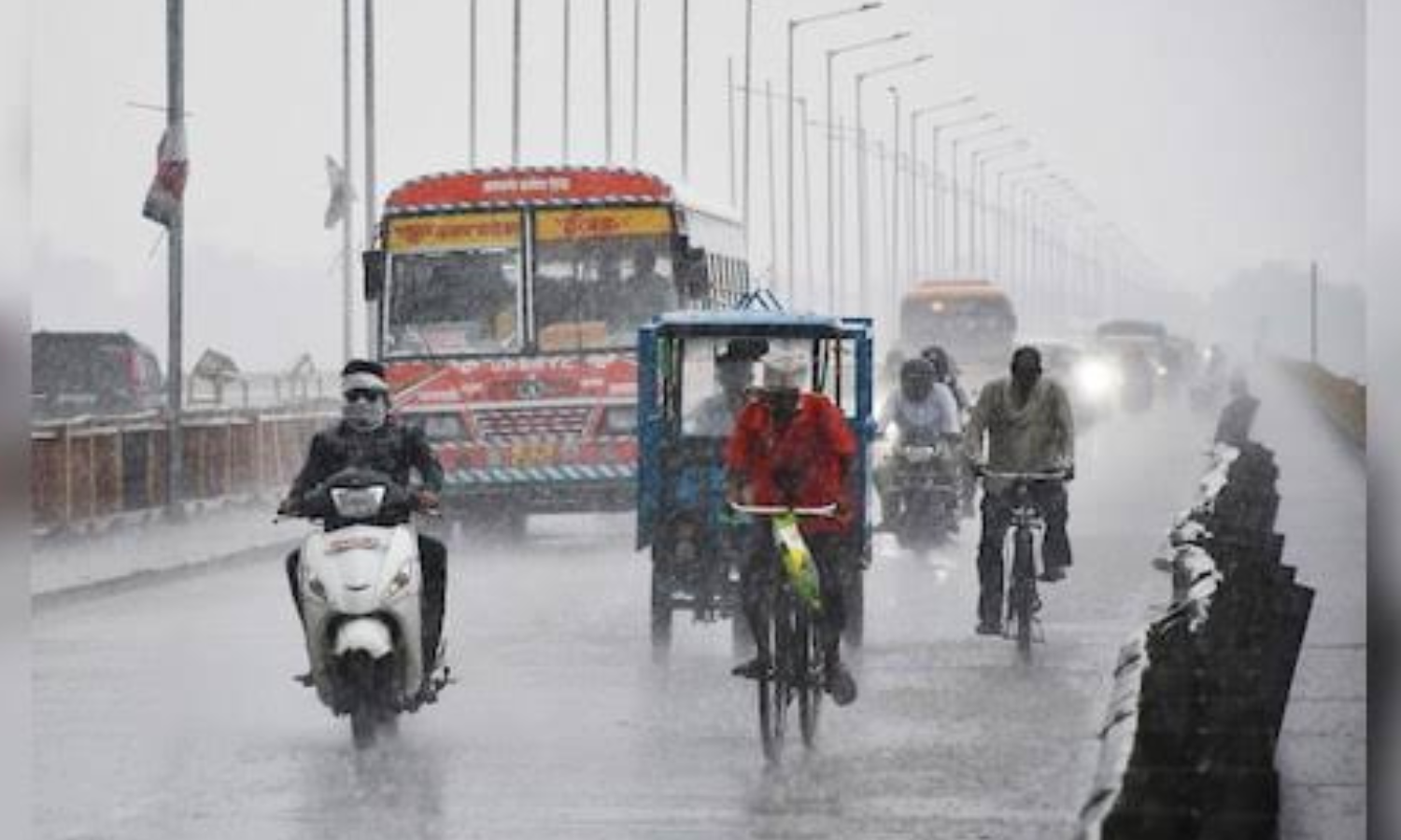 यूपी - बिहार से लेकर दिल्ली तक बारिश का अलर्ट, जानिए देश भर का वेदर अपडेट