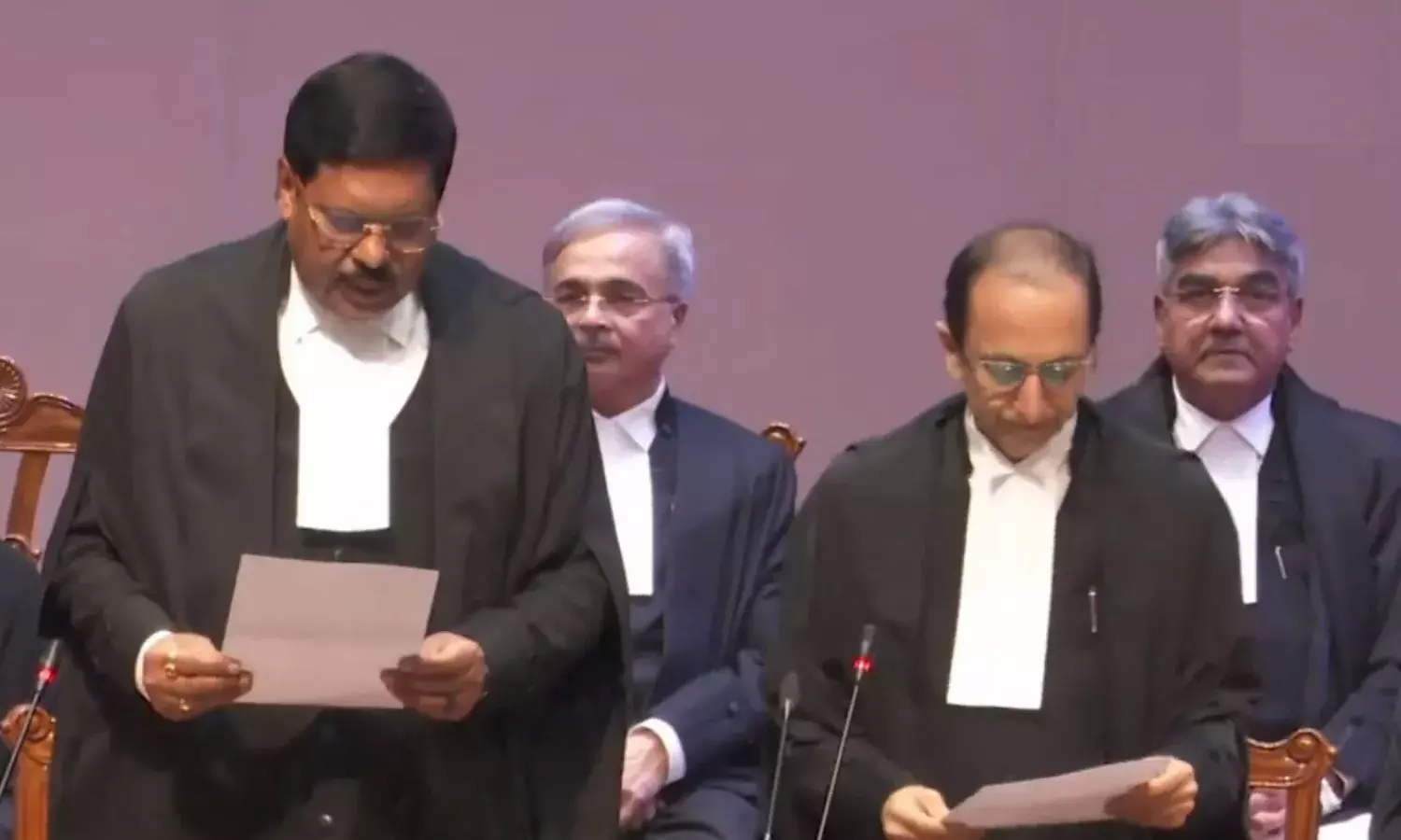 जस्टिस अतुल शरचचंद्र चंदुरकर बने सुप्रीम कोर्ट के नए जज, सीजेआई ने दिलाई शपथ