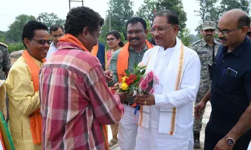 ग्रामीणों ने पारम्परिक नृत्य कर किया स्वागत, 16.25 करोड़ की दी सौगात ग्रामीणों ने पारम्परिक नृत्य कर किया स्वागत, 16.25 करोड़ की दी सौगात