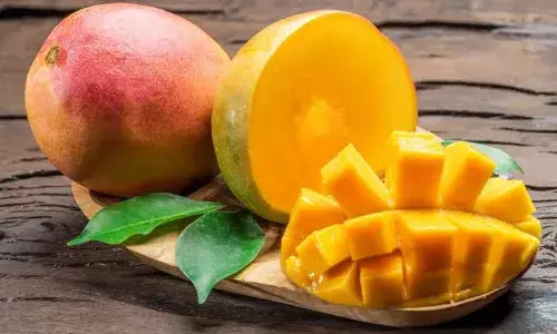 आखिर आम खाने से पहले क्यों पानी में रखा जाता है, जानिए इसके पीछे का कारण