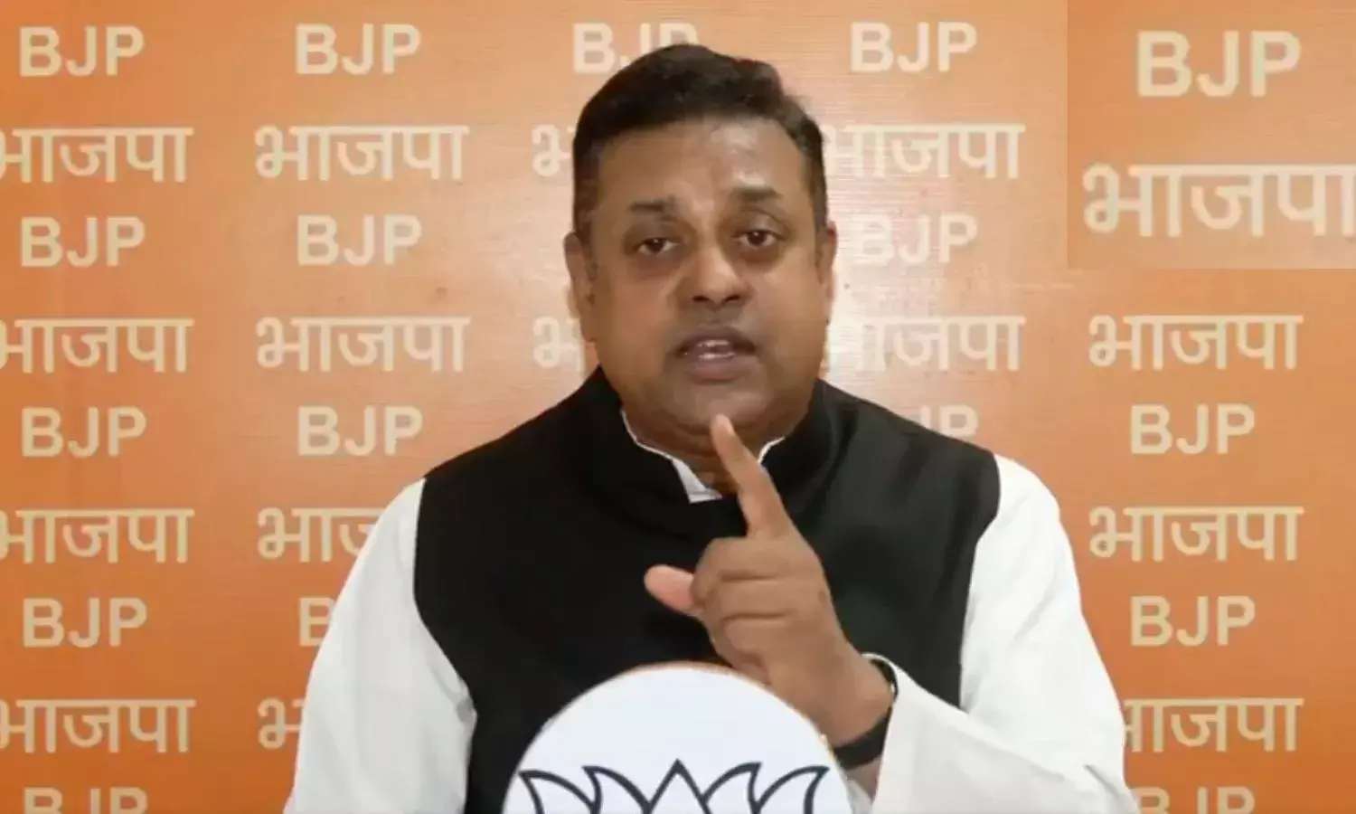 संबित पात्रा का सवाल- क्या सिद्धारमैया और डीके शिवकुमार होंगे गिरफ्तार?