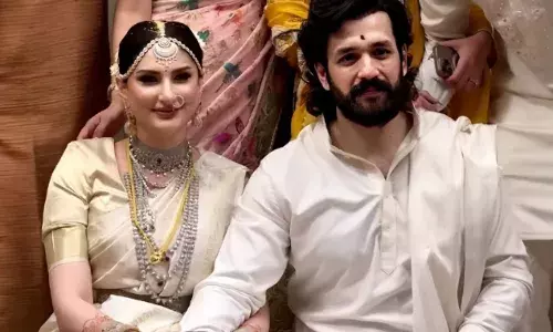 नागार्जुन के बेटे अखिल अक्किनेनी ने रचाई शादी, जानिए कौन है उनकी दुल्हनिया जैनब रावजी?