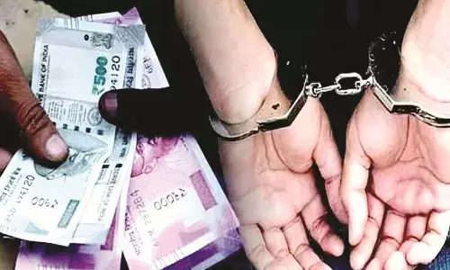 रिश्वतखोरी पर EOW की सख्त कार्रवाई रिश्वतखोरी पर EOW की सख्त कार्रवाई