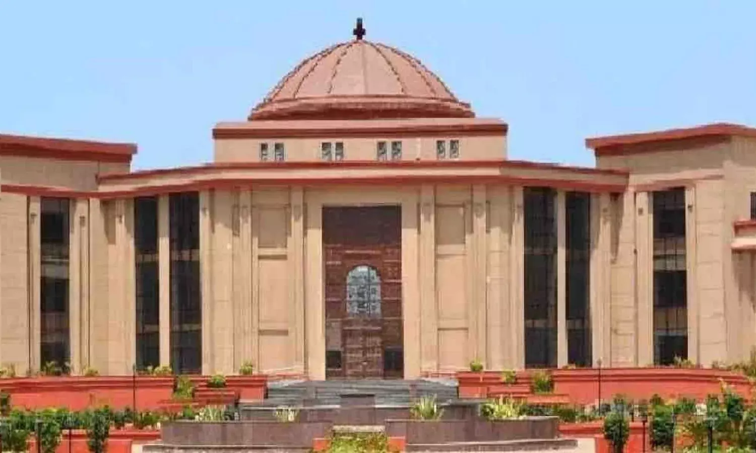 अविवाहित बेटी की संपत्ति पर दत्तक पिता का कोई हक नहीं, याचिका खारिज