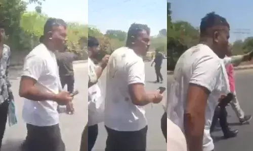 अहमदाबाद विमान हादसे में मौत को मात देने वाला यात्री, हादसे के बाद सड़क पर चलता हुआ दिखा...