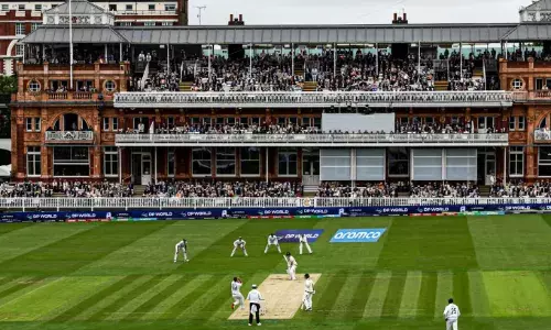 साउथ अफ्रीका की वापसी पर कैरी ने फेरा पानी, ऑस्ट्रेलिया को 200+ की बढ़त