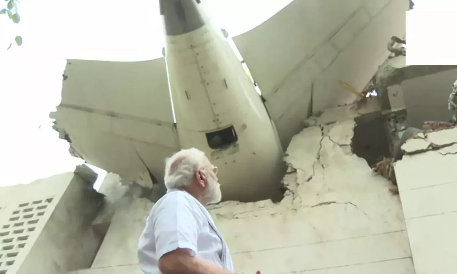 गुजरात ATS ने प्लेन क्रैश साइट से डीवीआर किया बरामद