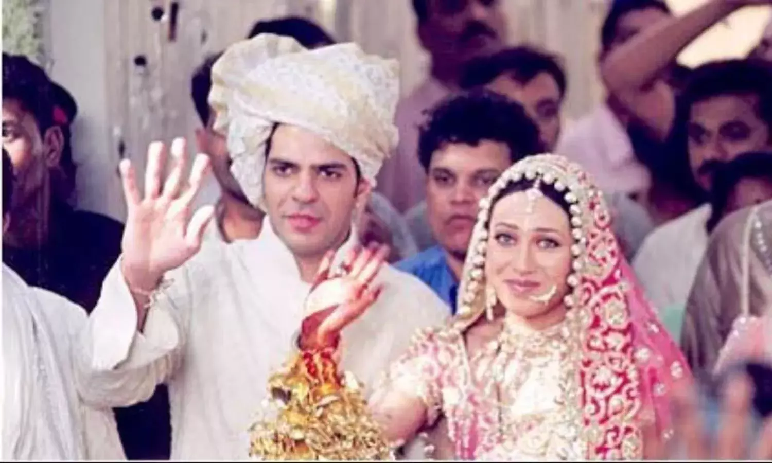 अभिषेक को छोड़ करिश्मा ने की थी तलाकशुदा संजय कपूर से शादी, 11 साल बाद टूटा रिश्ता; वजह जानकर रह जाएंगे हैरान!