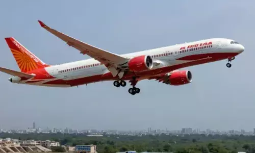 एयर इंडिया की लंदन जा रही फ्लाइट बीच रास्ते से लौटी, मुंबई एयरपोर्ट पर उतारा विमान एयर इंडिया की लंदन जा रही फ्लाइट बीच रास्ते से लौटी, मुंबई एयरपोर्ट पर उतारा विमान