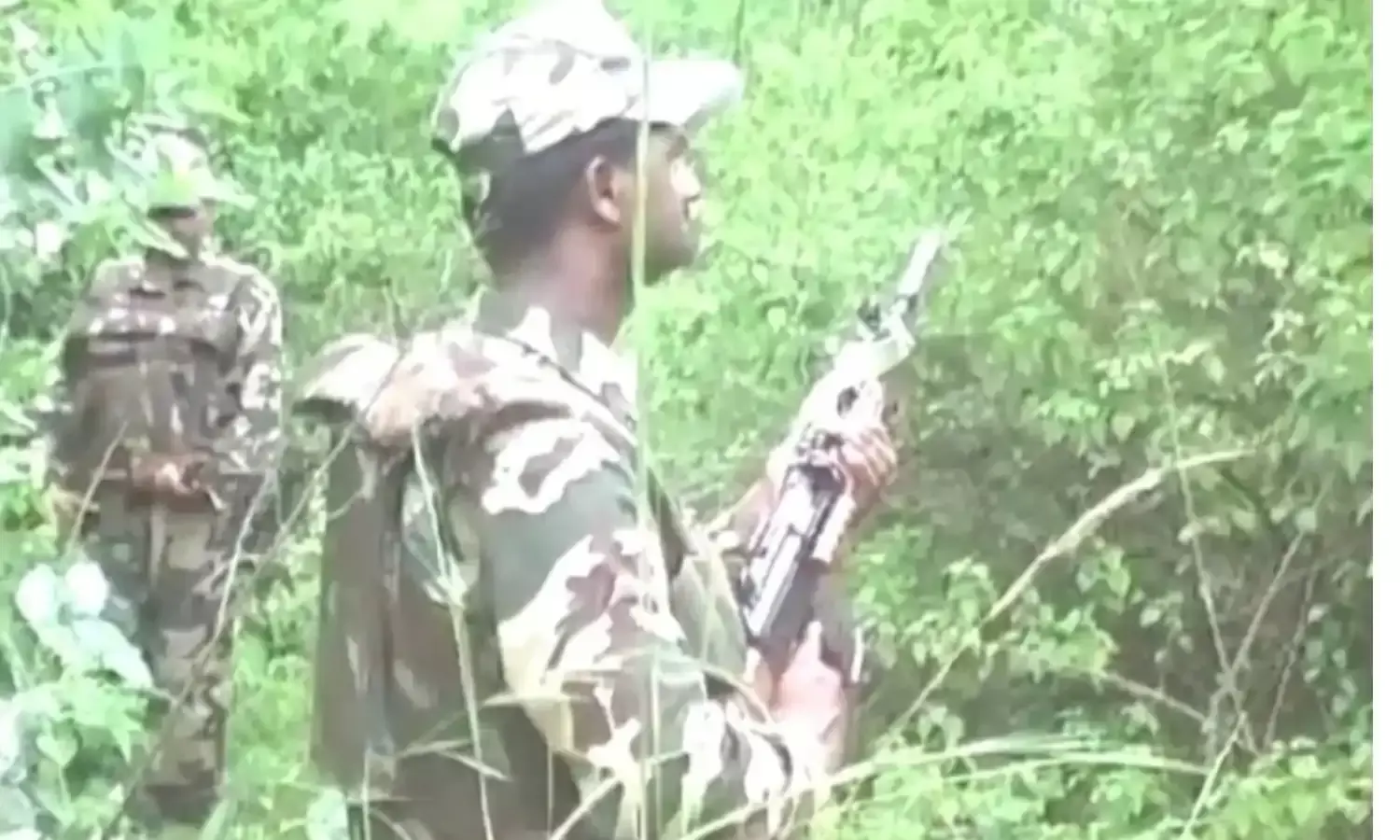 पुलिस के साथ हुई थी मुठभेड़, सर्च ऑपरेशन अभी भी जारी