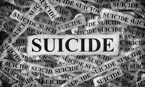 तीन मासूमों की मौत, दंपती की हालत गंभीर