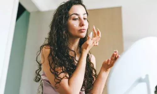 मानसून में स्किन को मॉइस्चराइज करते समय न करें ये गलतियां, हो सकती है बड़ी समस्या