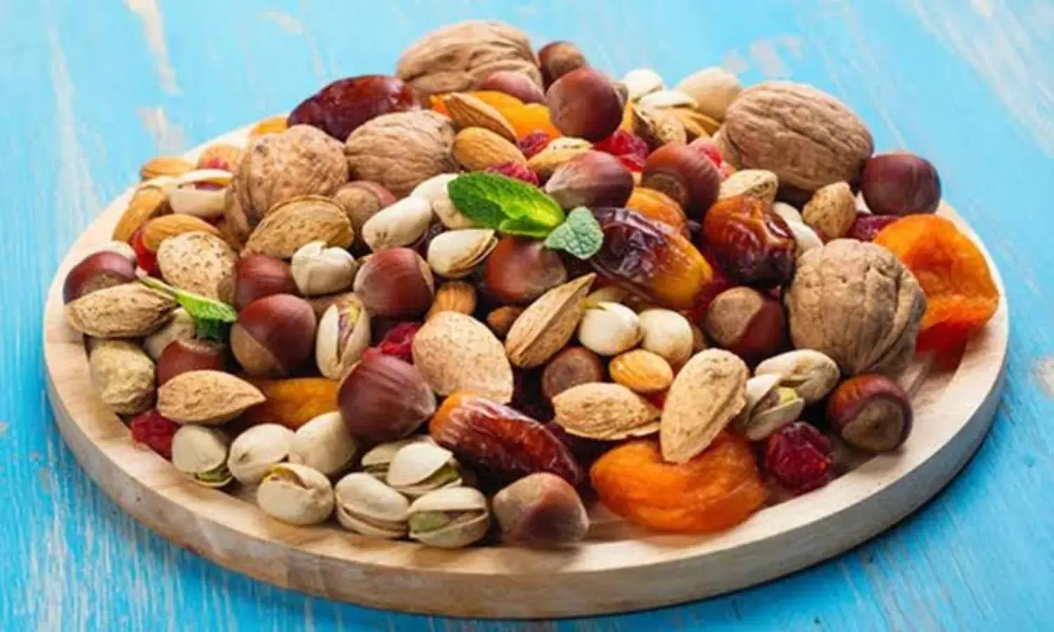 भारतीय मार्केट पर पड़ेगा ईरान-इजरायल युद्ध का असर, आसमान छुएंगी मिठाई और मेवे की कीमतें