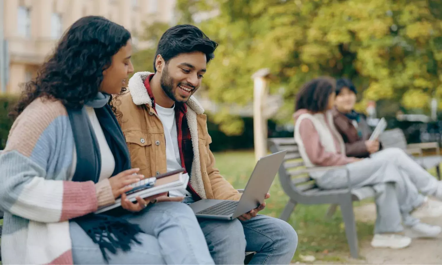 क्या विदेश में पढ़ाई करना आसान है या एक भ्रम? विदेश में पढ़ाई करने के फायदे और चुनौतियां