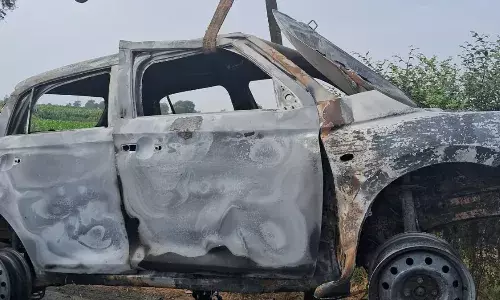 बुलंदशहर में बड़ा हादसा, एक्सीडेंट के बाद कार में लगी आग, पांच की जलकर मौत, 1 की हालत गंभीर