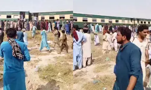 पाकिस्तान के जैकोबाबाद के पास जाफर एक्सप्रेस ट्रेन में धमाका