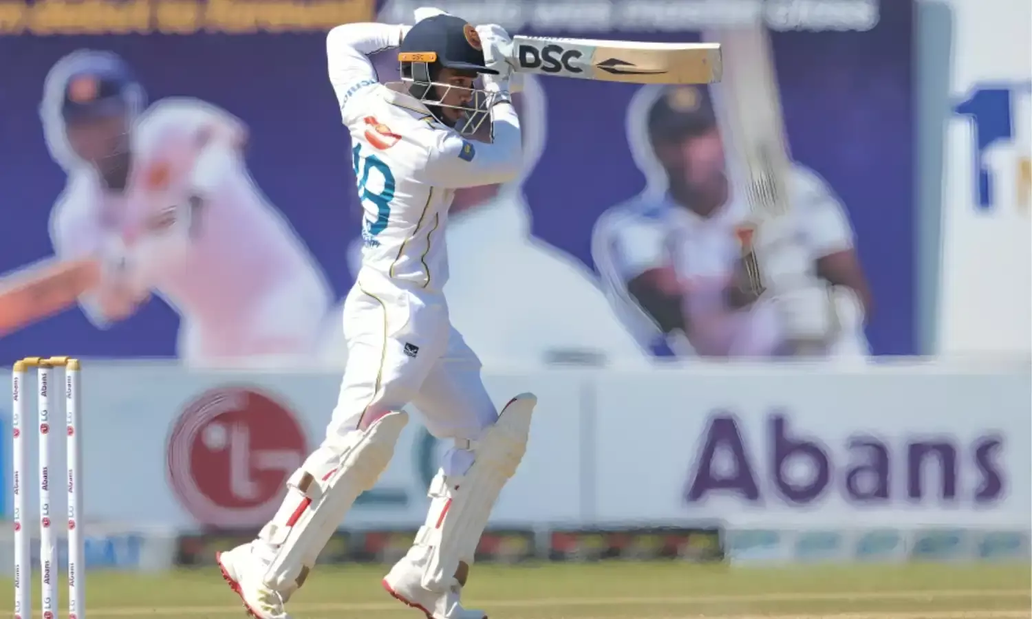 पाथुम निसंका का शतक