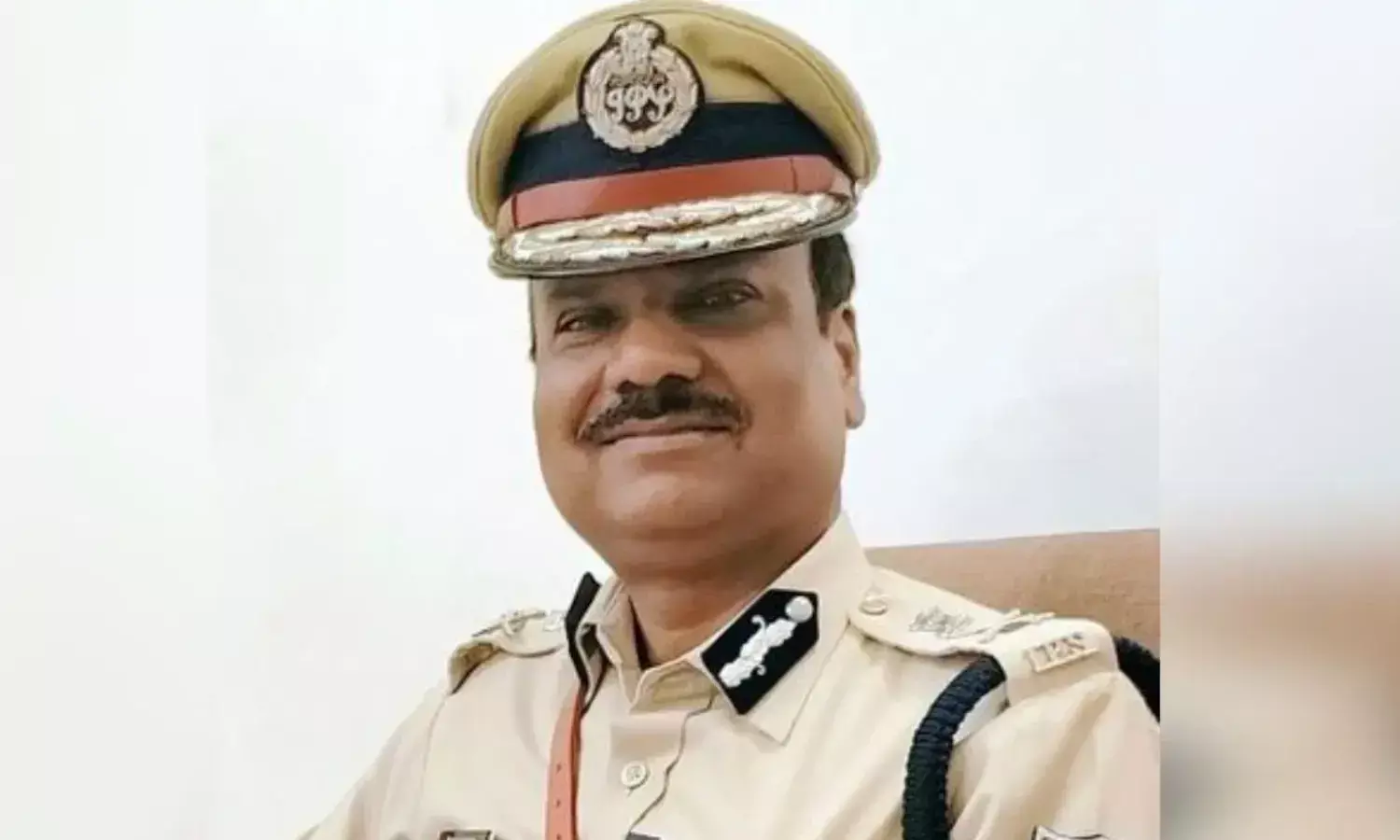 पुलिस मुख्यालय ने उखाड़े खूंटे’
