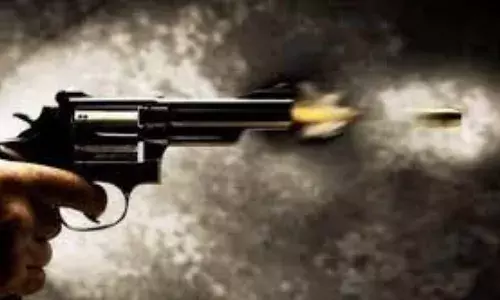 गाजियाबाद में थाने के बाहर युवक की गोली मारकर हत्या, परिजनों ने किया हंगामा