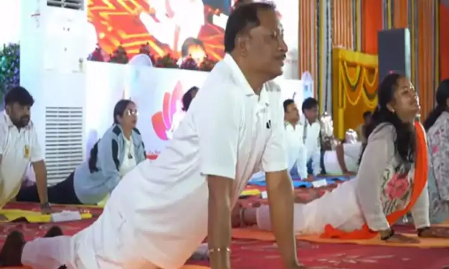 जशपुर में सीएम साय ने किया योग, बोले- योग को जीवा का अभिन्न अंग बनाएं
