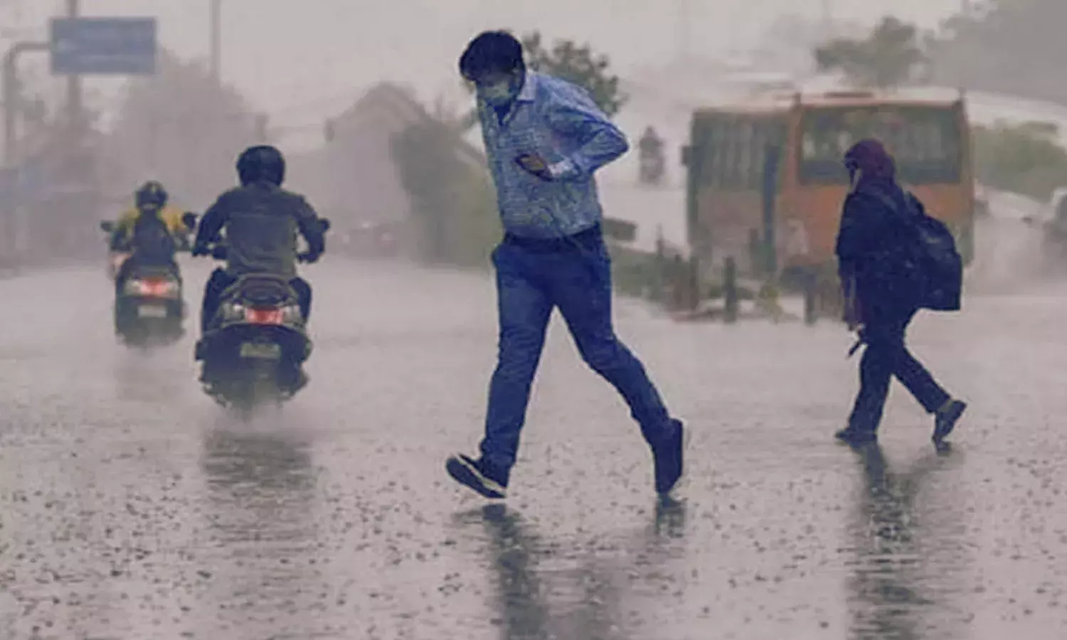 मनेंद्रगढ़-कोरिया-सूरजपुर में यलो अलर्ट, सरगुजा में 4 लोग बहे, 18 जिलों में भारी बारिश की चेतावनी