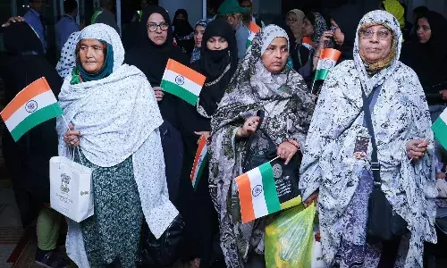 अब तक 500 से अधिक भारतीय नागरिक लौटे भारत, भारत माता की जय के लगाए नारे