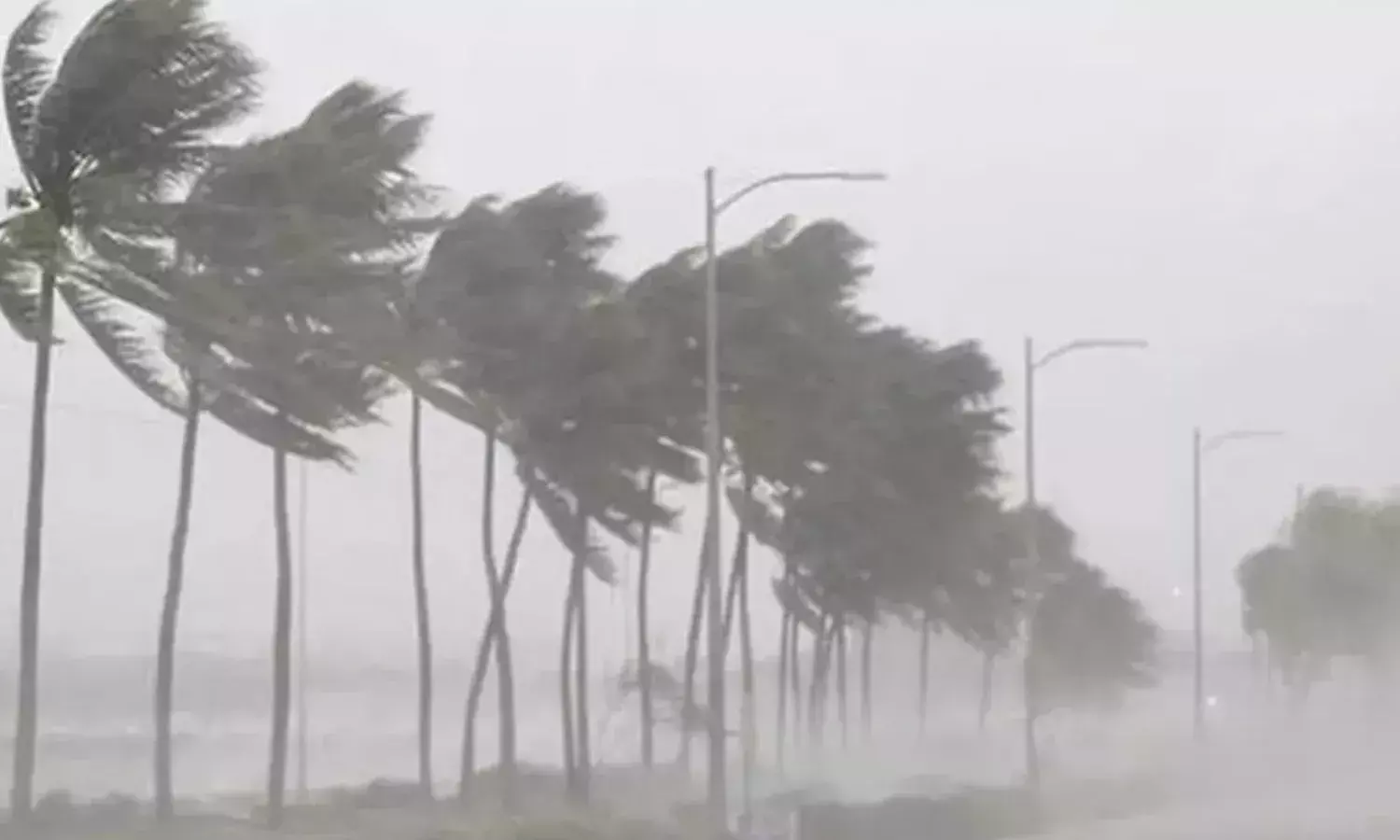 देश भर बारिश का दौर जारी, यूपी-बिहार सहित कई राज्यों में रेड अलर्ट