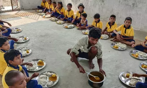 सवालों के घेरे में बस्तर एनकाउंटर, मारा गया माओवादी निकला सरकारी रसोइया...