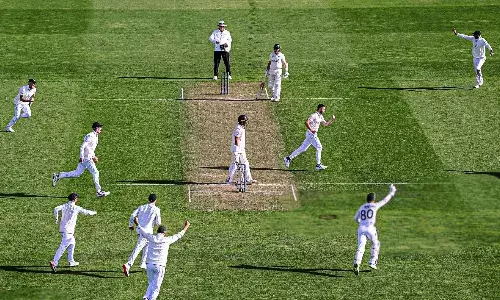 टेस्ट में सफेद कपड़े और लाल गेंद का क्या है राज? जानिए इसका इतिहास