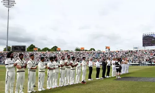 तीसरे दिन खिलाड़ियों ने क्यों पहनी ब्लैक आर्मबैंड? जानिए इसका असली कारण