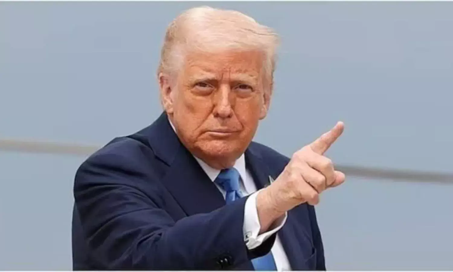 राष्ट्रपति डोनाल्ड ट्रंप ने व्हाट्सएप को व्हाइट हाउस में किया बैन, सामने आई बड़ी वजह